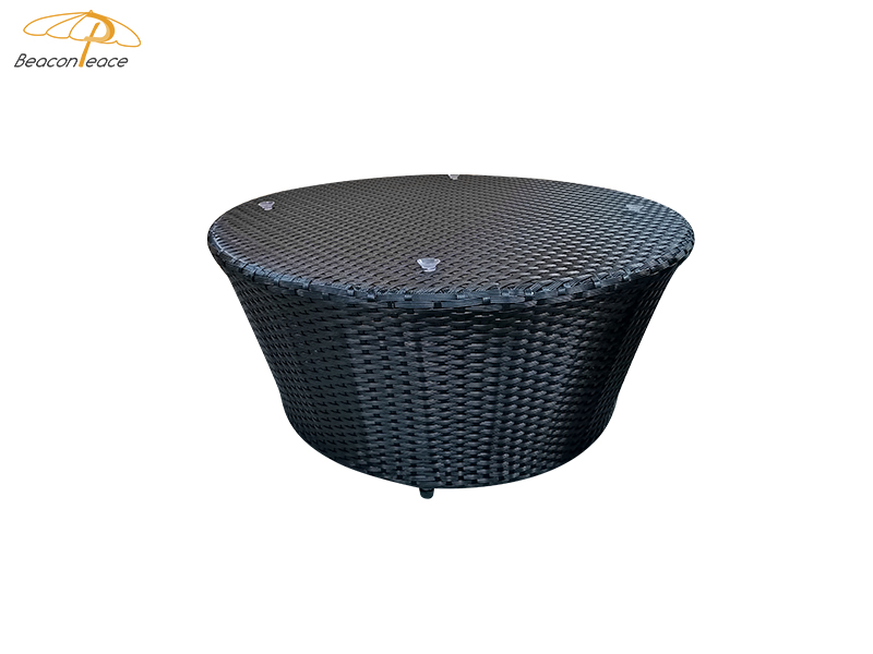 outdoor rattan dining table