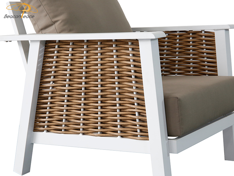 Set di divani per esterni in vimini di alluminio grigio scuro con divano da giardino in rattan