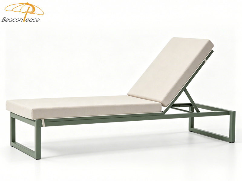 Outdoor Lounge Chair